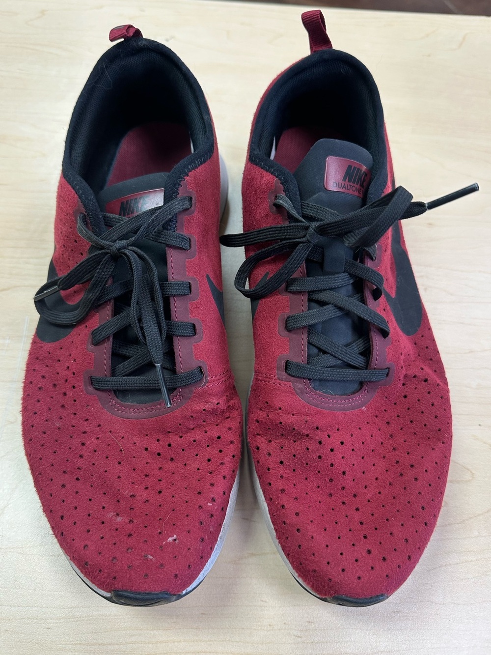 Nike Men's Red and Black Athletic Sneakers